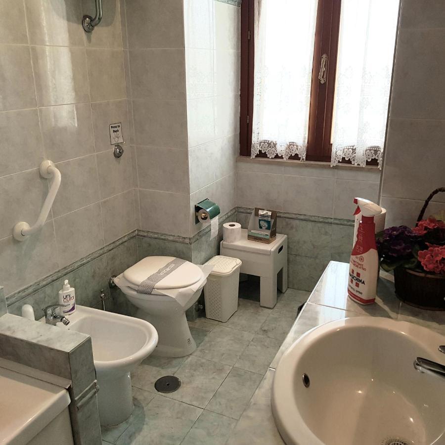Home Denise E Luca Латина Екстериор снимка