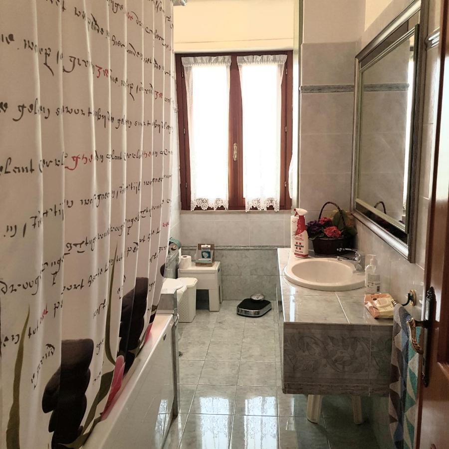 Home Denise E Luca Латина Екстериор снимка
