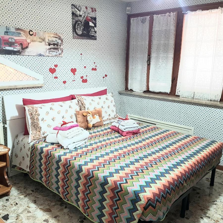 Home Denise E Luca Латина Екстериор снимка