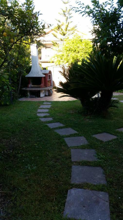 Home Denise E Luca Латина Екстериор снимка