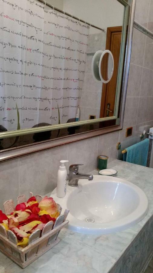 Home Denise E Luca Латина Екстериор снимка
