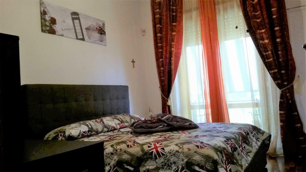 Home Denise E Luca Латина Екстериор снимка
