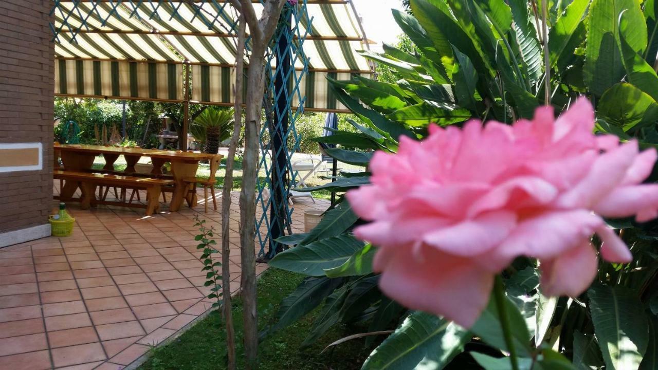 Home Denise E Luca Латина Екстериор снимка