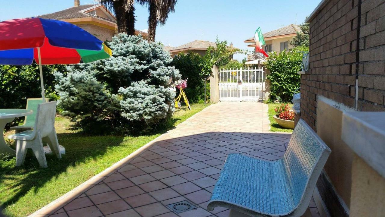 Home Denise E Luca Латина Екстериор снимка