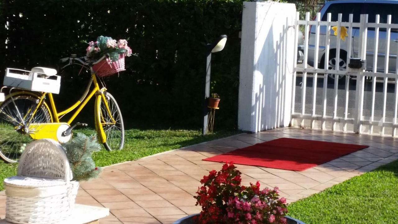 Home Denise E Luca Латина Екстериор снимка