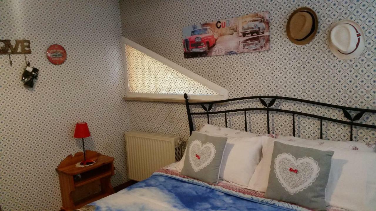 Home Denise E Luca Латина Екстериор снимка